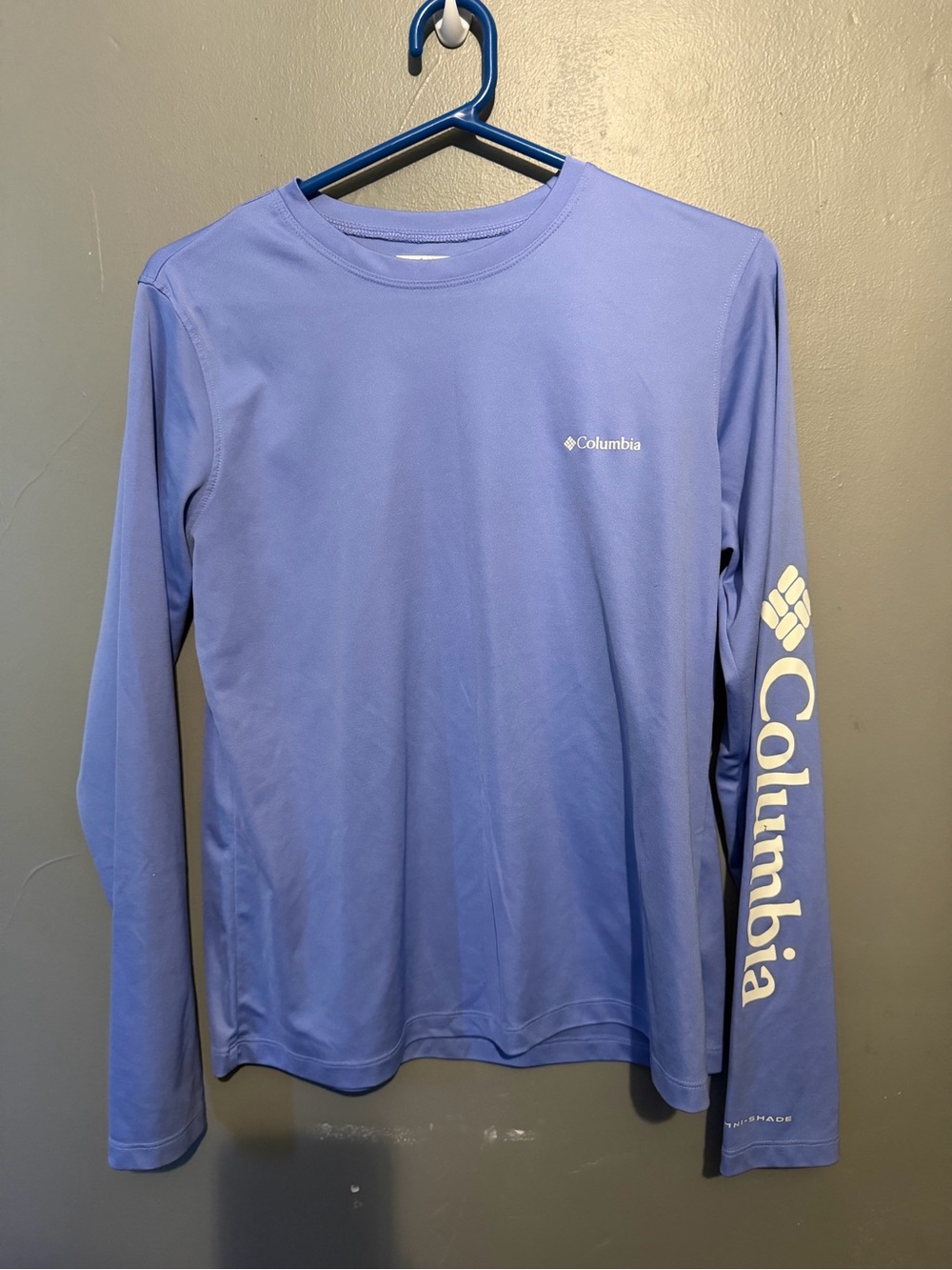 Columbia Women’s Long Sleeve Performance Shirt — Periwinkle Blue